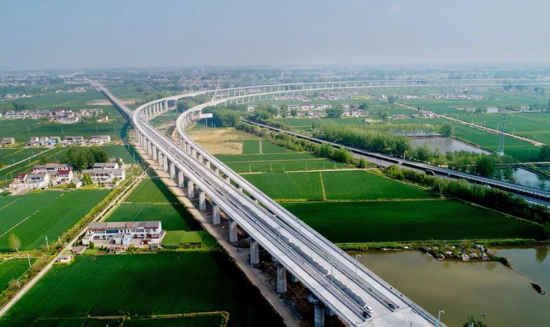 资料图:连淮扬镇铁路(融媒体记者:管伟法摄于2019年4月19日)