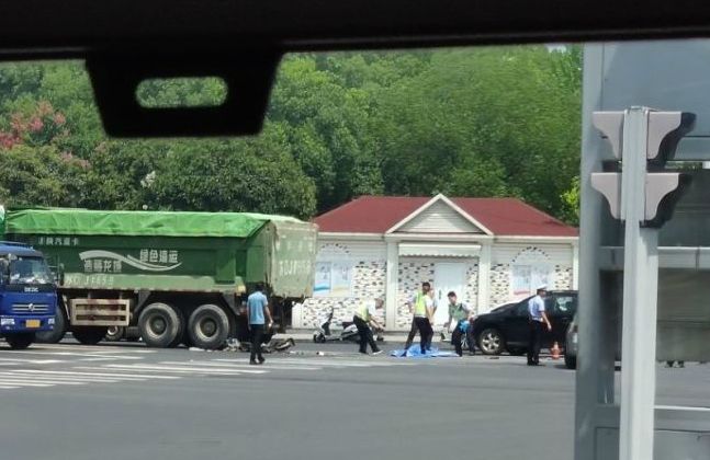 常州武宜北路车祸图片