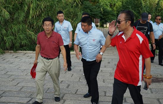 会长关鹏,副会长聂三来,刘炳和,叶小舟,秘书长苏群等一行11人先后调研
