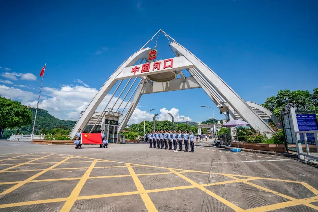 是云南文山边境管理支队民警我在云南·文山从国门口岸到边境一线云南