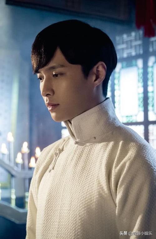 作为《盗墓笔记》的前传,讲述张起灵和吴邪上辈人的故事,《老九门》