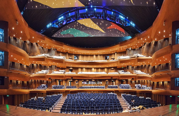 上音歌剧院揭开面纱浮在95个弹簧上的上海文化新地标