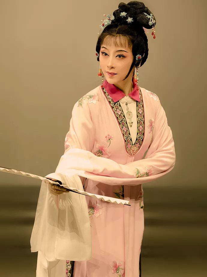 李亦洁(京剧)李政成(扬剧)周东亮(锡剧)王芳(苏剧)江苏戏曲名家