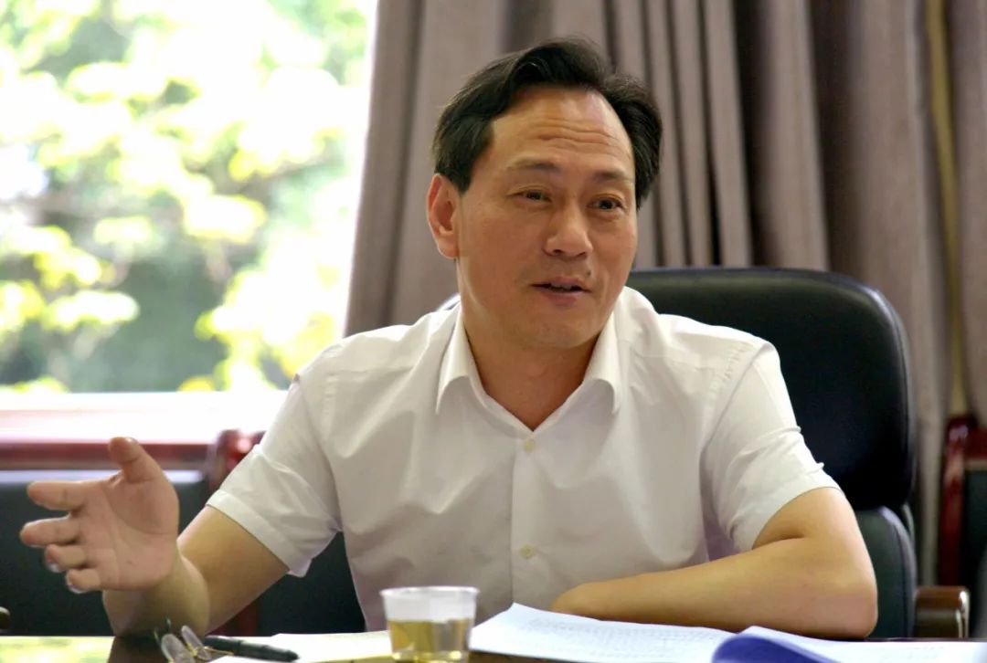 省教育厅厅长李江率队到乐山调研教育工作