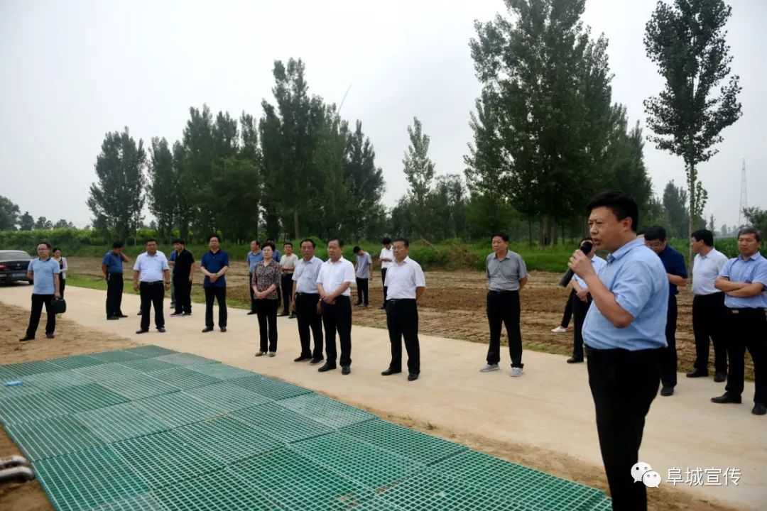 我县组织开展全县人居环境整治观摩拉练活动