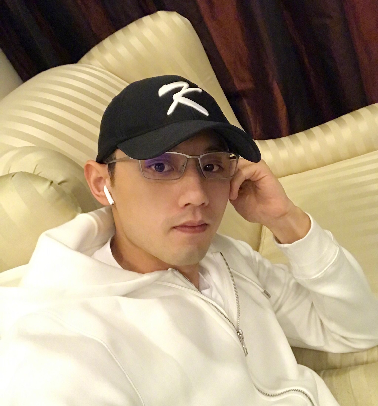 原创张继科深谈恋爱观彼此需要空间景甜无辜躺枪还是分手真相