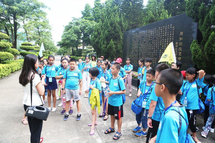 参观国华纪念中学风雨无阻 茂名小学员们的"第一次"旅程在这四天三夜