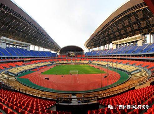 广西体育中心主体育场这里就是——这里挥洒汗水,释放自我这里绿草