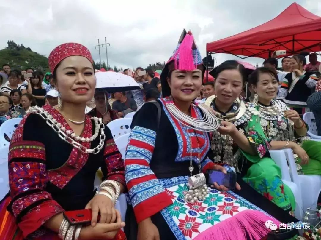 走8月14日织金青山羊场跳花去
