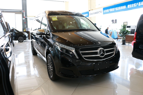 2019款福建奔驰v260奢华后舱新体验