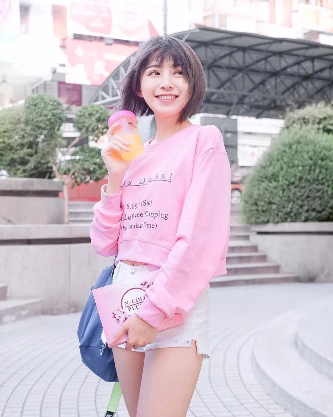 最后,为姐夫们献上黄洁琪的ins账号(mikowong),喜欢的姐夫可以自行