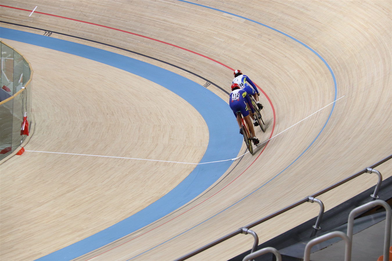 二青会场地自行车比赛火热开赛