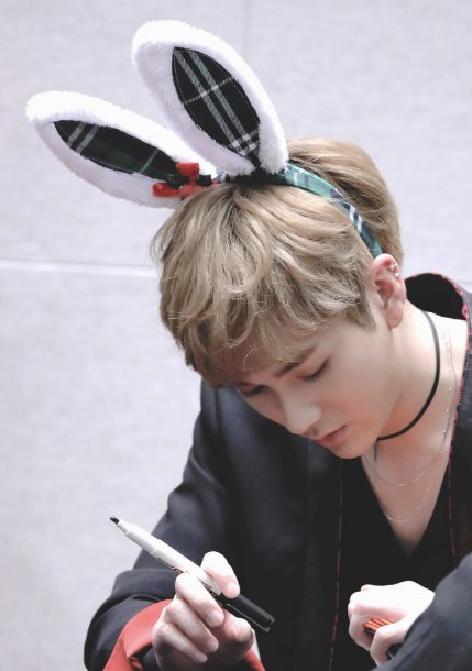 nuest成员的一个善举,拯救了一个8岁的孩子,这样的爱豆才值得追