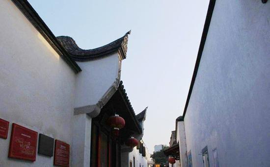 闽派建筑梦回客家土楼怀旧古马鞍墙