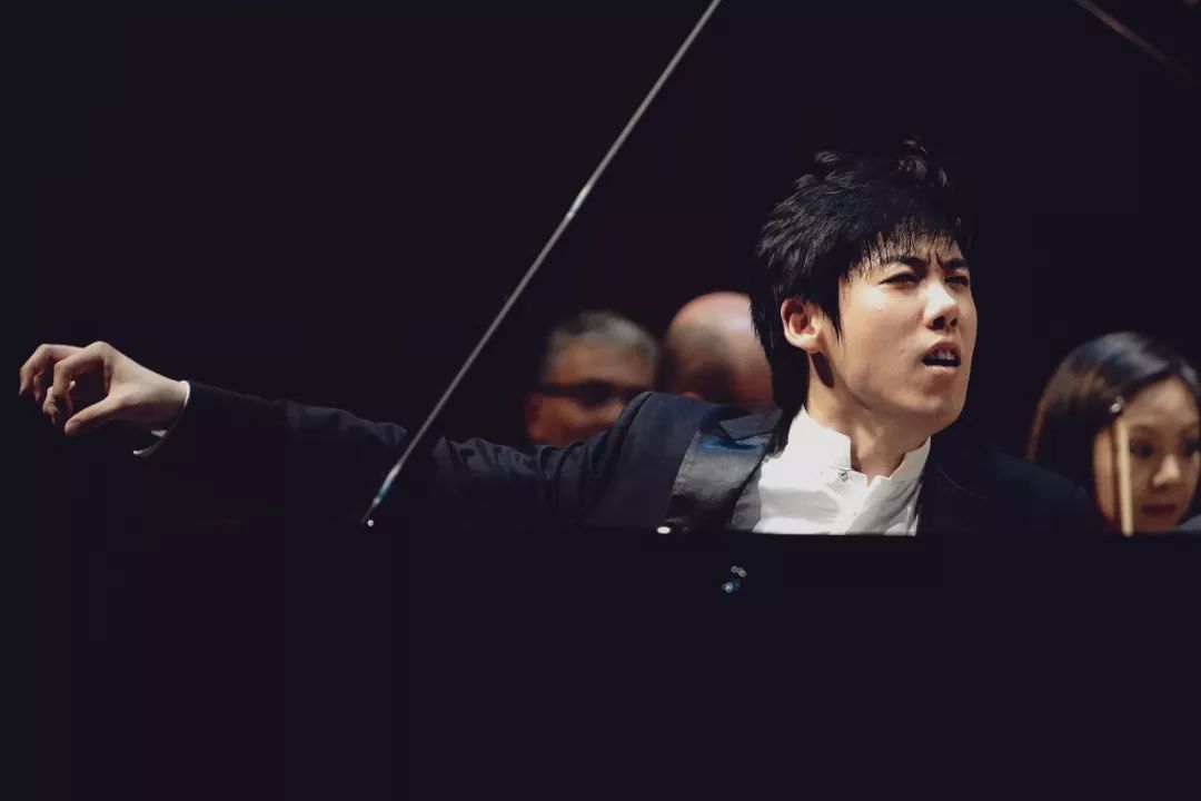 早鸟8折开售丨张昊辰艺术探索之路永不停步