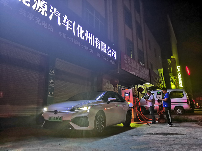 随后我们途径了马水服务区,潭水服务区,八甲服务区,那霍服务区,泗水