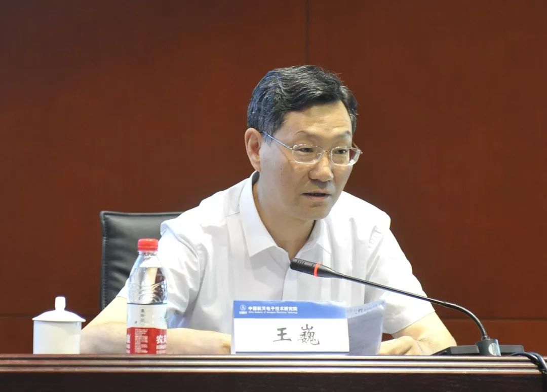 国际宇航科学院院士,集团公司研究发展部部长王巍授课