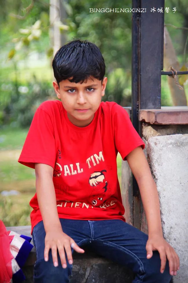 阿明很博学,中文说得好,在印度只有38个中国导游.