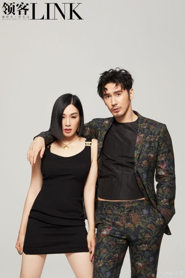 张伦硕夫妇七夕大片,夫妻亲密互动画面甜齁,钟丽缇好身材抢镜_老婆
