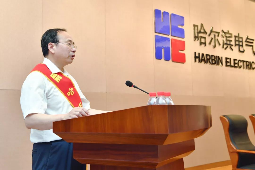 事迹报告会,隆重命名表彰了刘清勇,齐赞,宋宝军,董礼涛,覃大清,谢方明