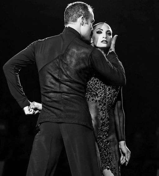 真正的大神用基本步打天下教科书级伦巴展示