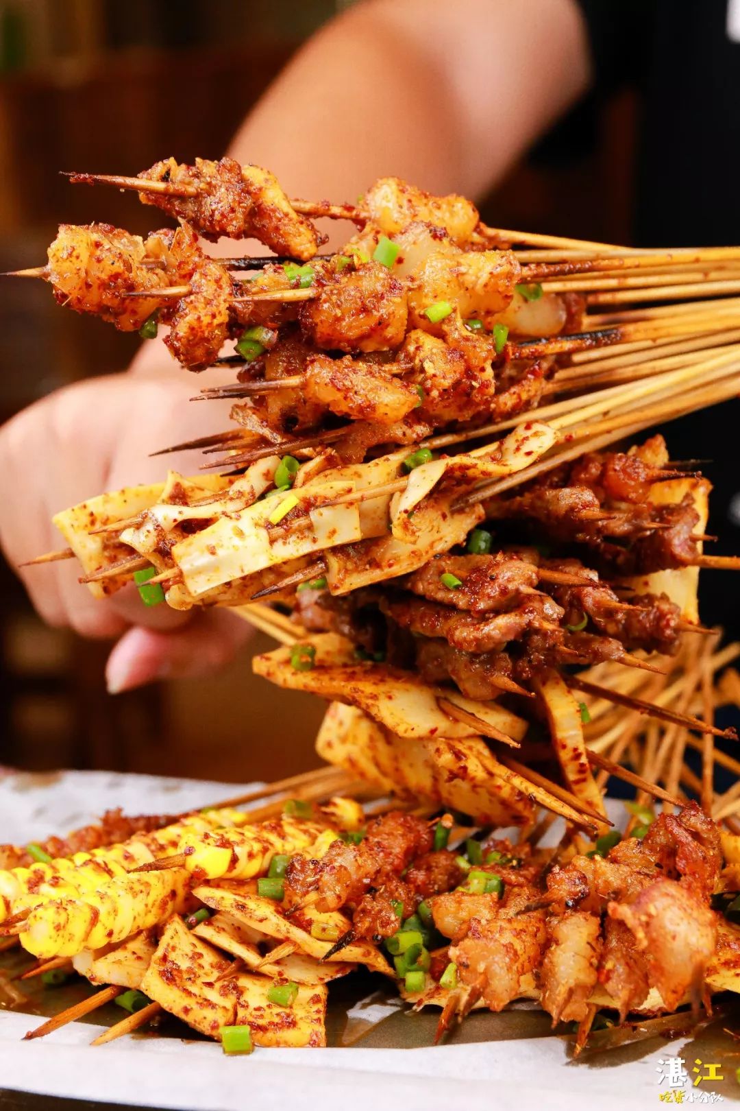 68折风靡湘西小鲜肉空降赤坎每晚热闹到凌晨两点半