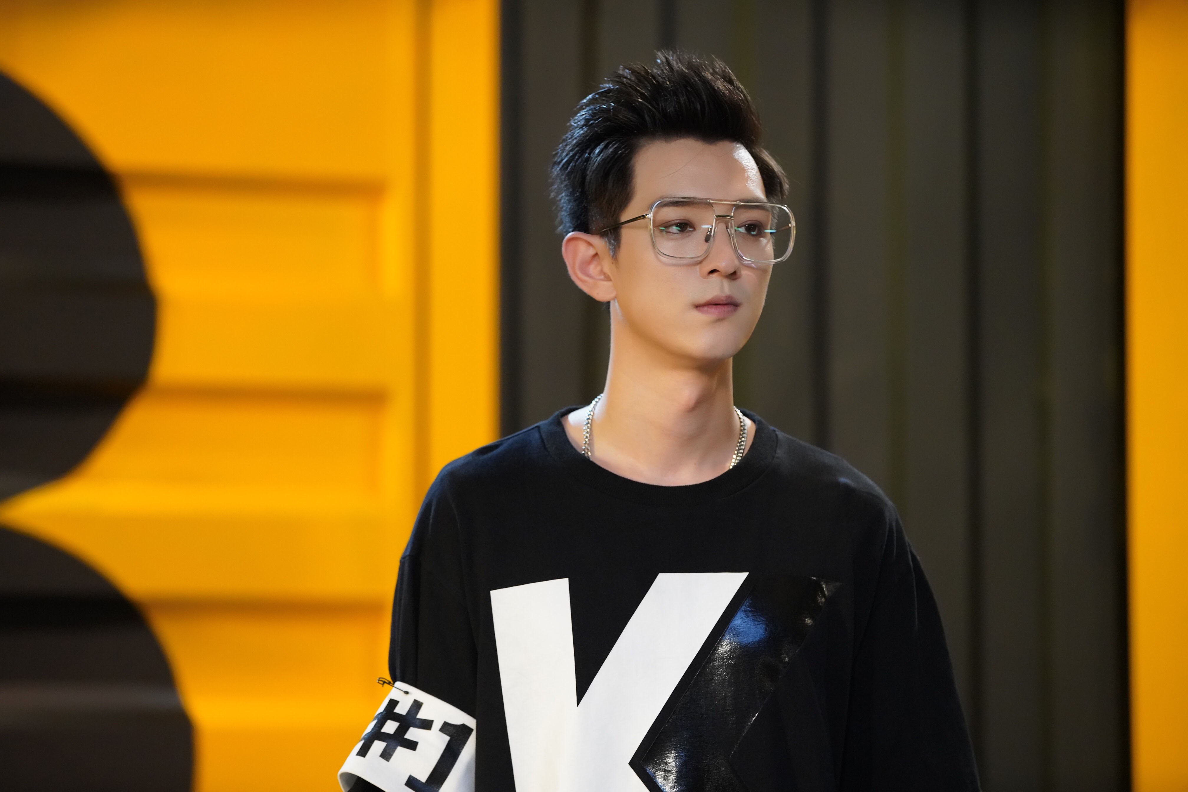 剧中,文苡帆饰演热血追梦少年沈哲(grunt),不仅是韩