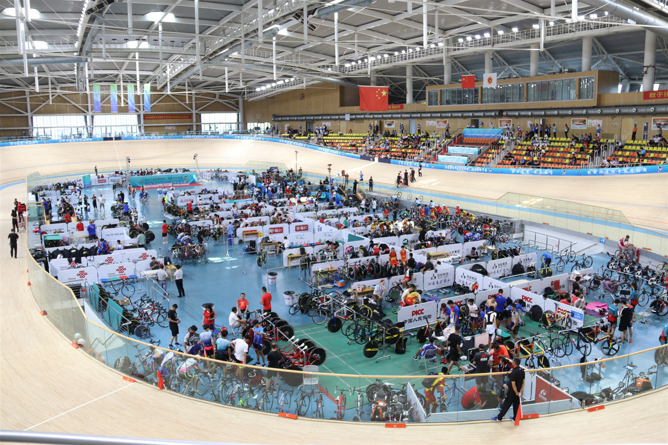 二青会场地自行车比赛火热开赛