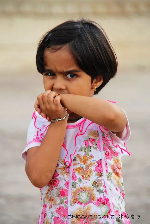 印度小孩表情包图片