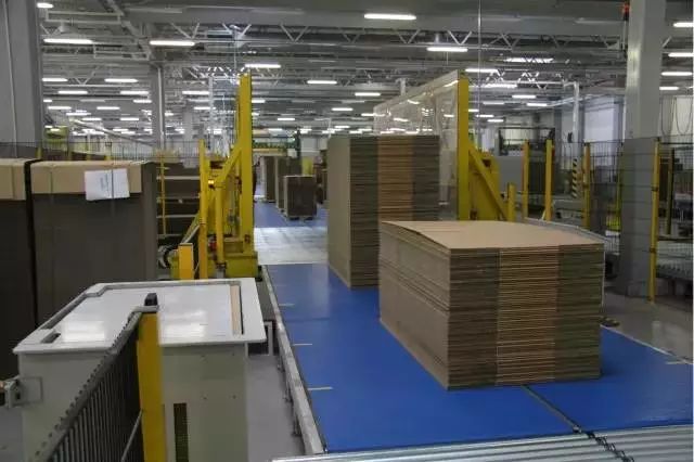 现代化的纸箱厂真的不是人海战术