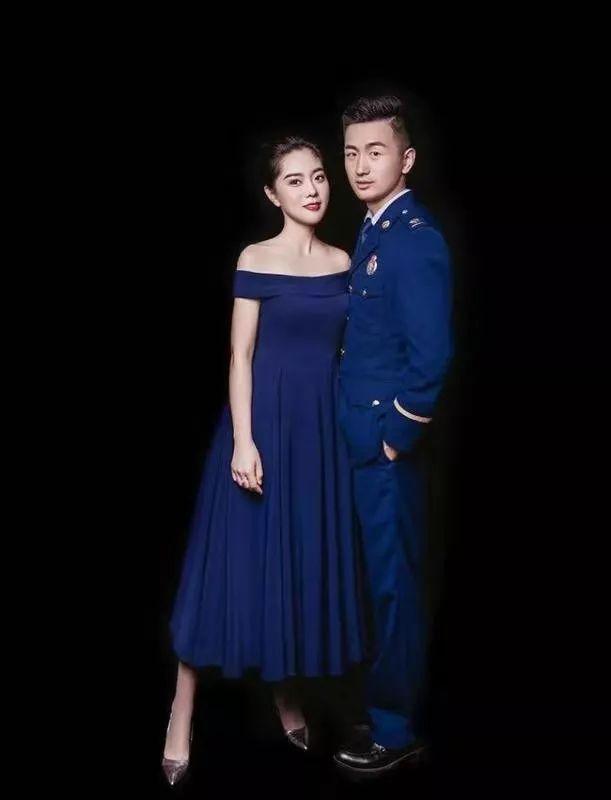 陈辉还是一如即往的缺席了,但是坚守在岗位上的他,并没有忘记向老婆送