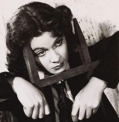 她是乱世佳人也是"渣"女传奇,百年之后拍卖会却让人相信爱情!_费雯丽