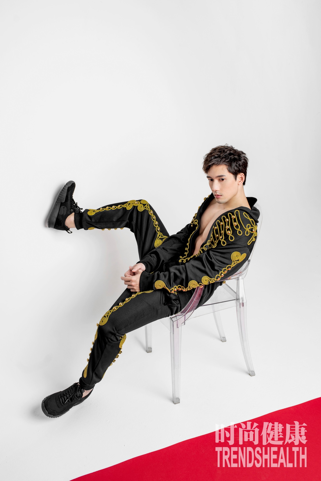 关智斌全新写真大片曝光 自由率性时尚运动风 _kenny