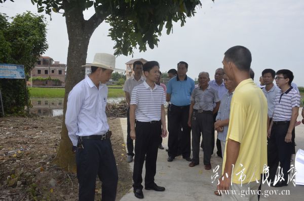 全可文调研吴阳镇中垌黄村人居环境整治工作吴川市人民政府网讯8月6日