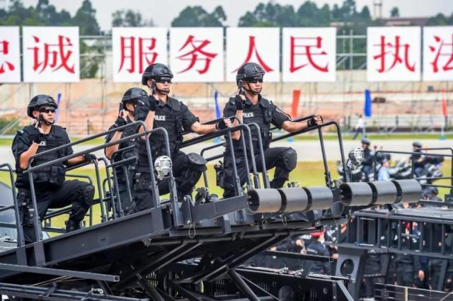 根据俄罗斯卫星通讯社8月5日的报道称,中方深圳公安为了维护社会的
