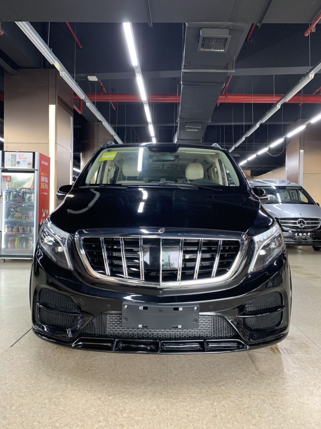 奔驰威霆迈巴赫版7座商务车七夕价给你欢迎到店品鉴