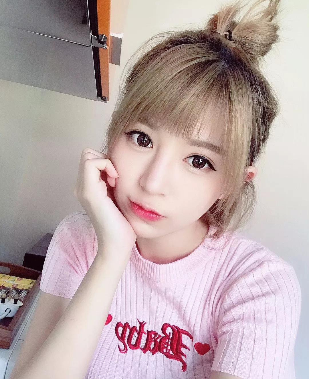 最后,为姐夫们献上黄洁琪的ins账号(mikowong),喜欢的姐夫可以自行