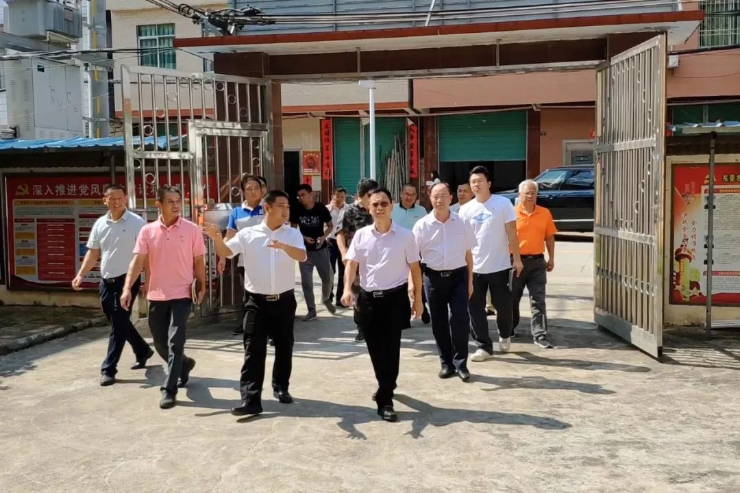 扶贫谢岗镇党政代表团赴南雄市澜河镇帽子峰镇开展精准扶贫对接交流