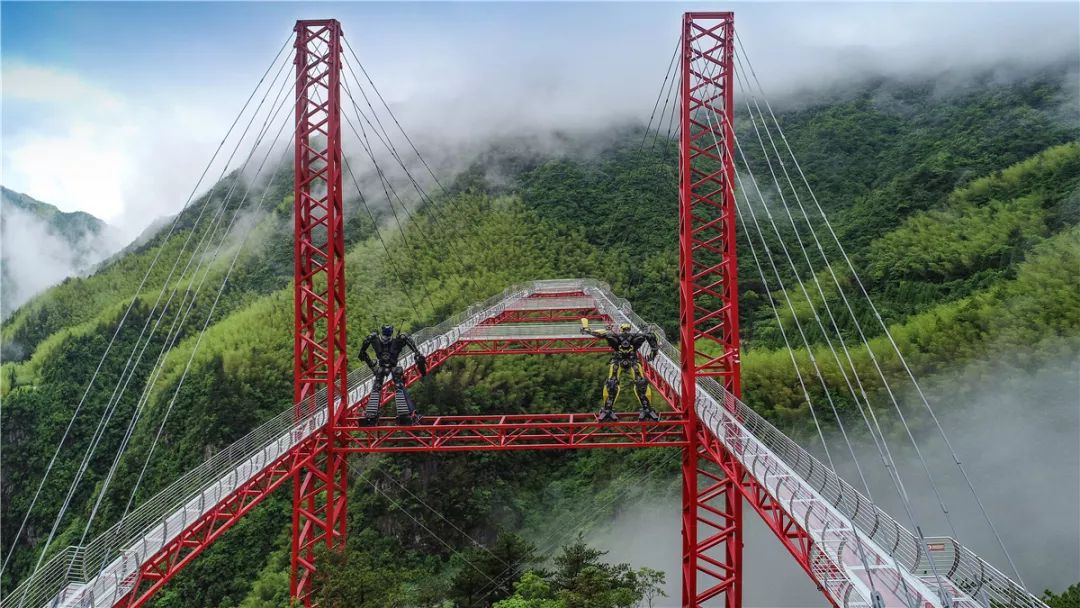 超刺激,刷爆平阳人的朋友圈!吓破胆的天空悬廊,玻璃栈道…你敢去吗?