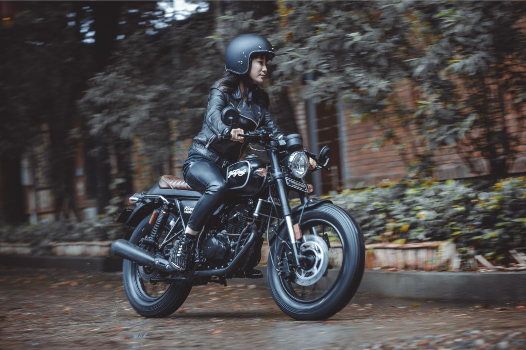 银钢拿铁 | 国Ⅳ美图赏析,喜欢复古车的可以收藏当壁纸哦