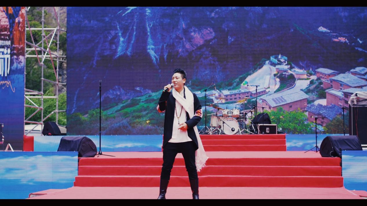 青年歌手年才让新歌《心在舟曲》全网首发 为家乡代言