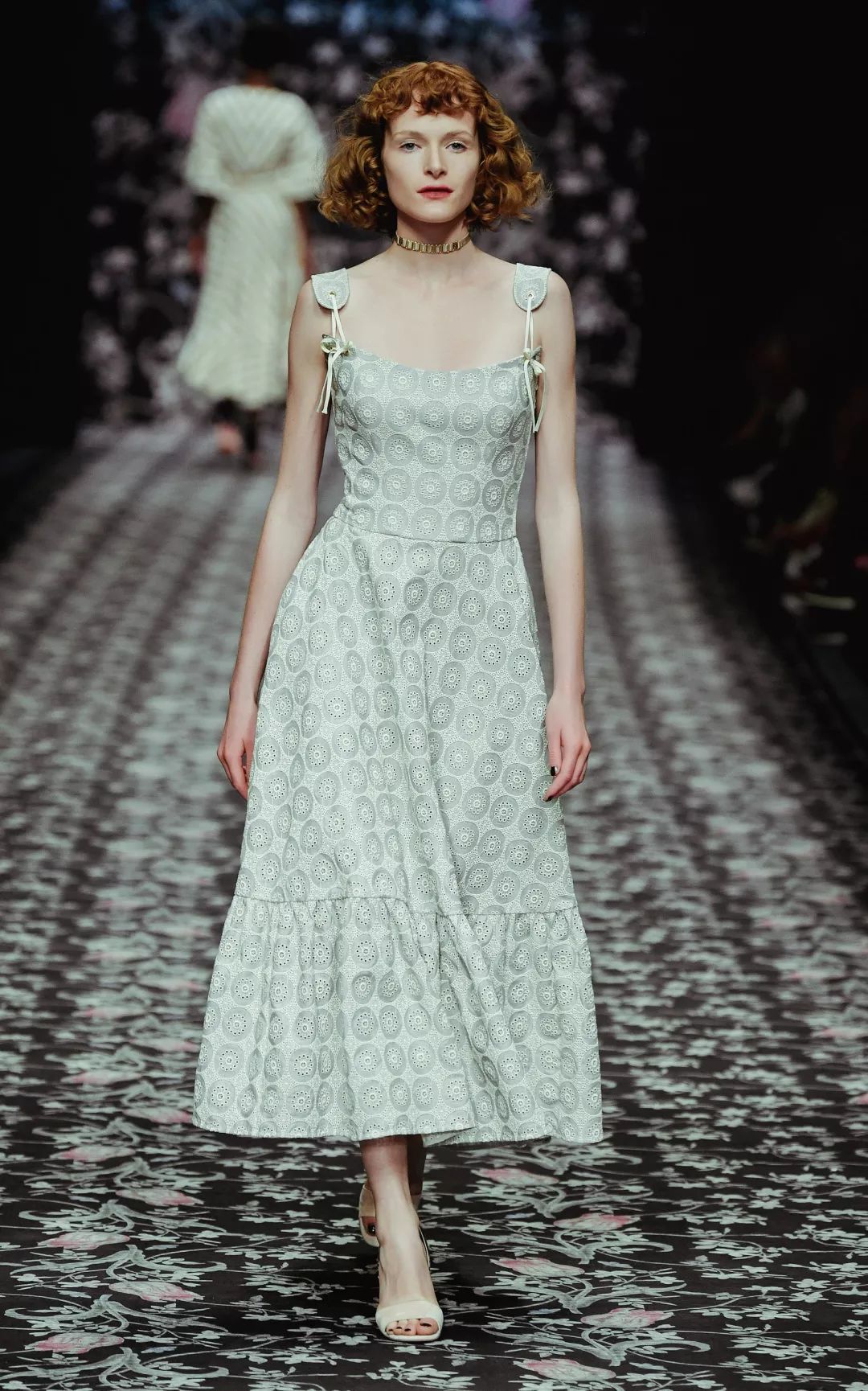 秀场灵感连衣裙的诱惑