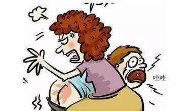 参加某国学夏令营的王同学(15周岁)多次协助被惩罚欲逃离该夏令营的许