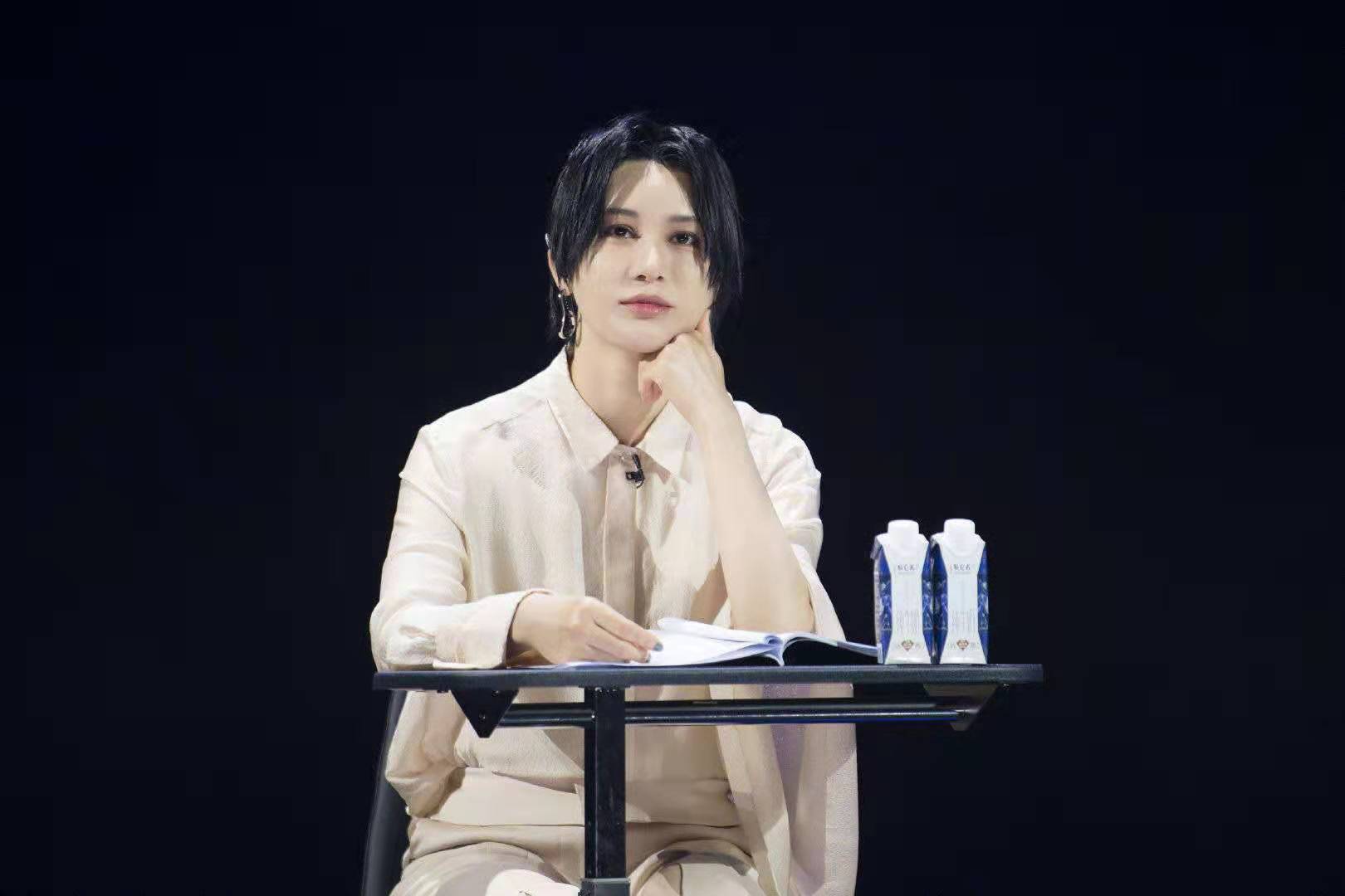 这件事情的起因是尚雯婕在节目中称自己为《梦之浮桥》翻译