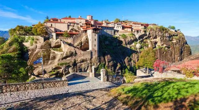 米特奥拉位于希腊特里卡拉州色萨利区,是该地区众多修道院的总称.