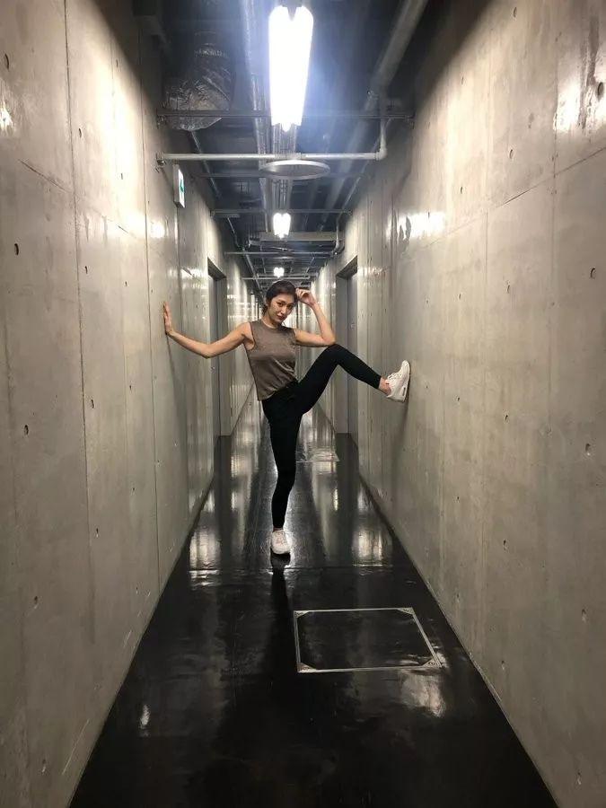 日本摔跤美少女,场外化身性感女神?这谁摔得下手啊!