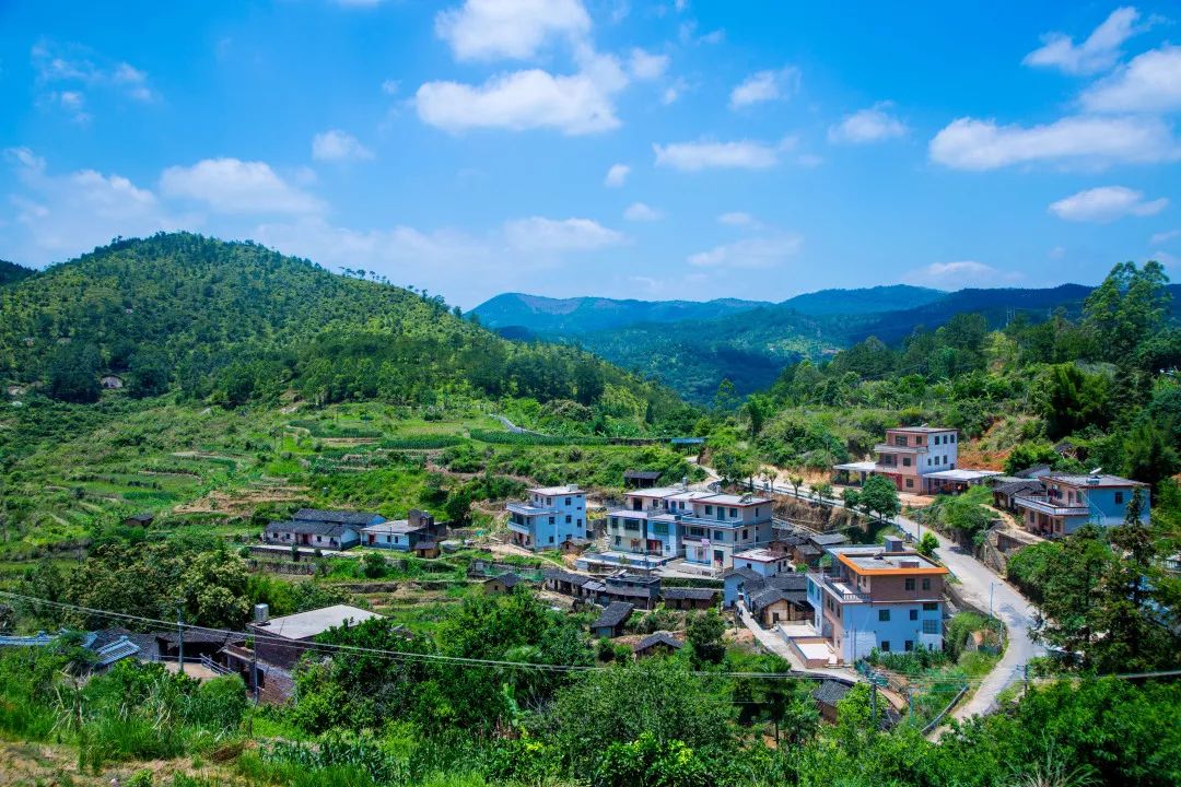 富大陶瓷工業旅遊區地址:梅州市大埔縣高陂鎮富大陶瓷工業旅遊區,國家