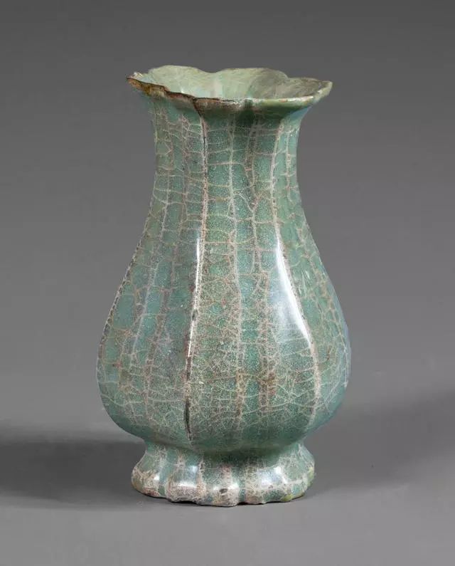 浙江省博物馆藏宋代龙泉窑瓷器管窥