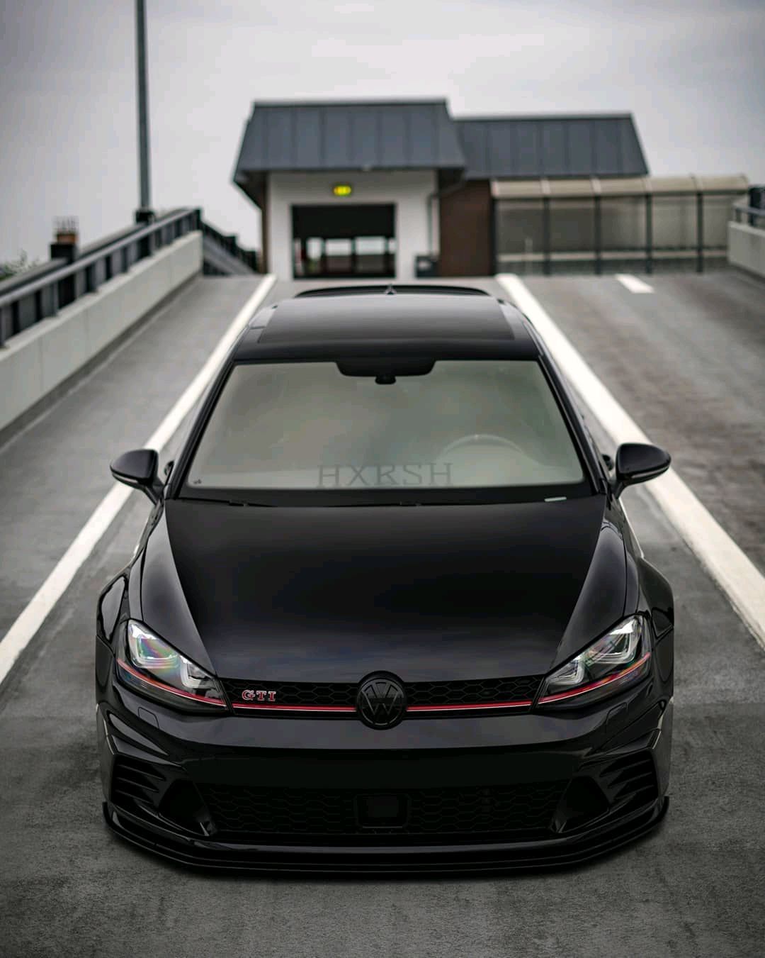 7代gti的黑化日常,一不小心就帅出了天际