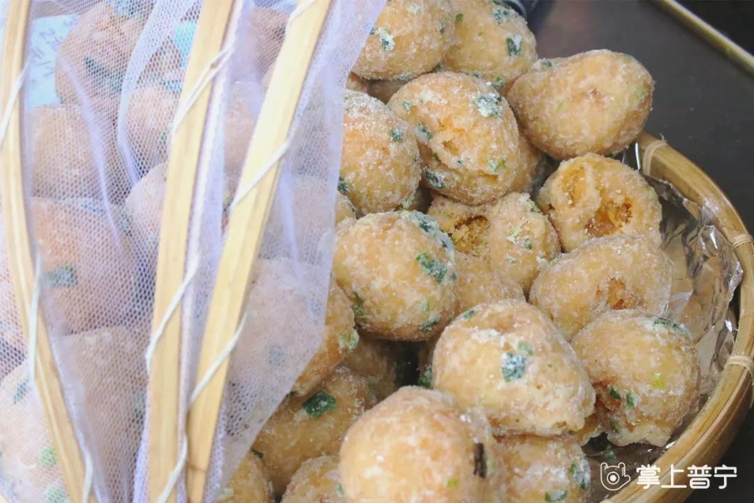 2元1个这家埔田酥肉究竟有多好吃竟排队堵到了门口